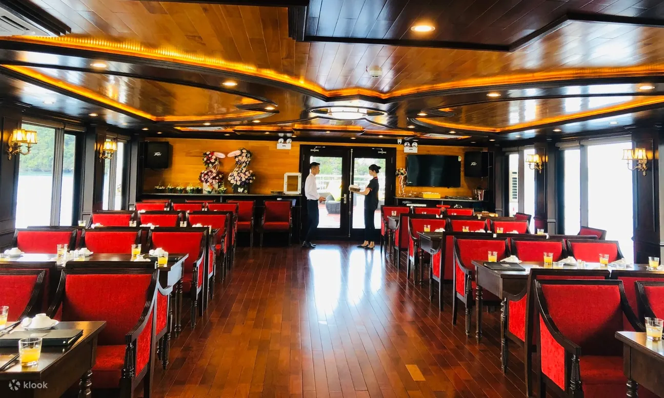 dining area of cruise